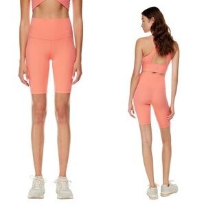Aritzia TnAction TnaBUTTER™ Cheeky Hi-Rise 9" Short Size Small